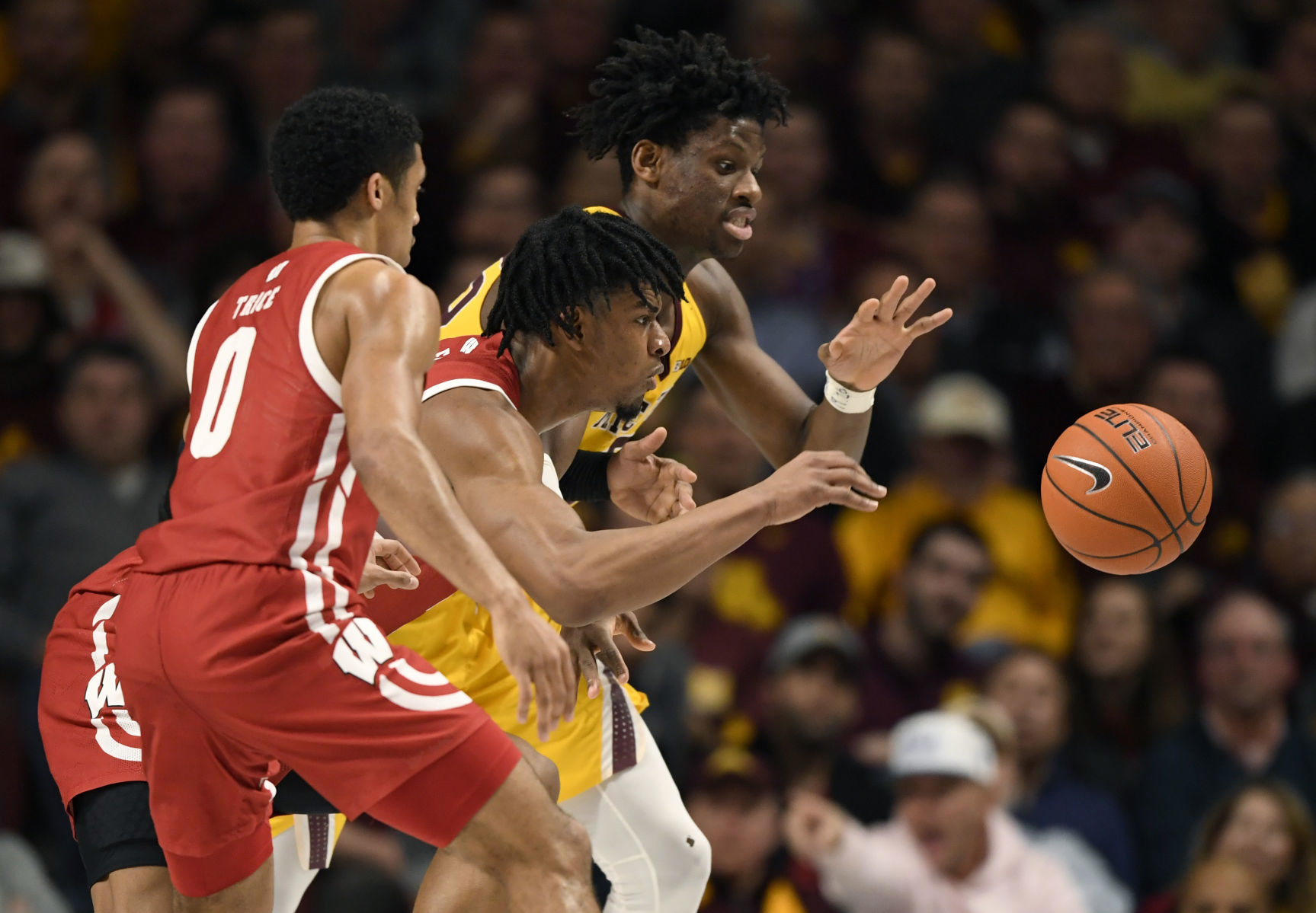 Golden Gophers 70, Badgers 52